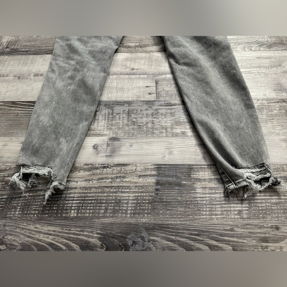 American Eagles Women Size 12 Regular Gray Curvy Highest Rise Jegging Distressed - Picture 9 of 12